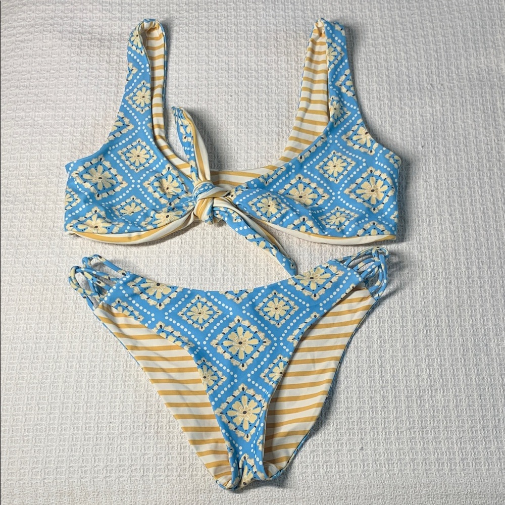 Oneill blue and yellow reversible bikini size xs/small